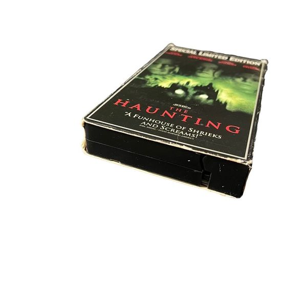 The Haunting VHS Movie Special Limited Edition Liam Neeson Owen Wilson Horror - Picture 4 of 7